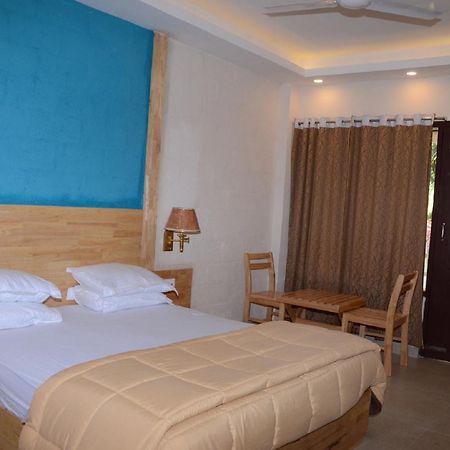 Coconhuts Beach Resort Lakshmanpur Екстер'єр фото