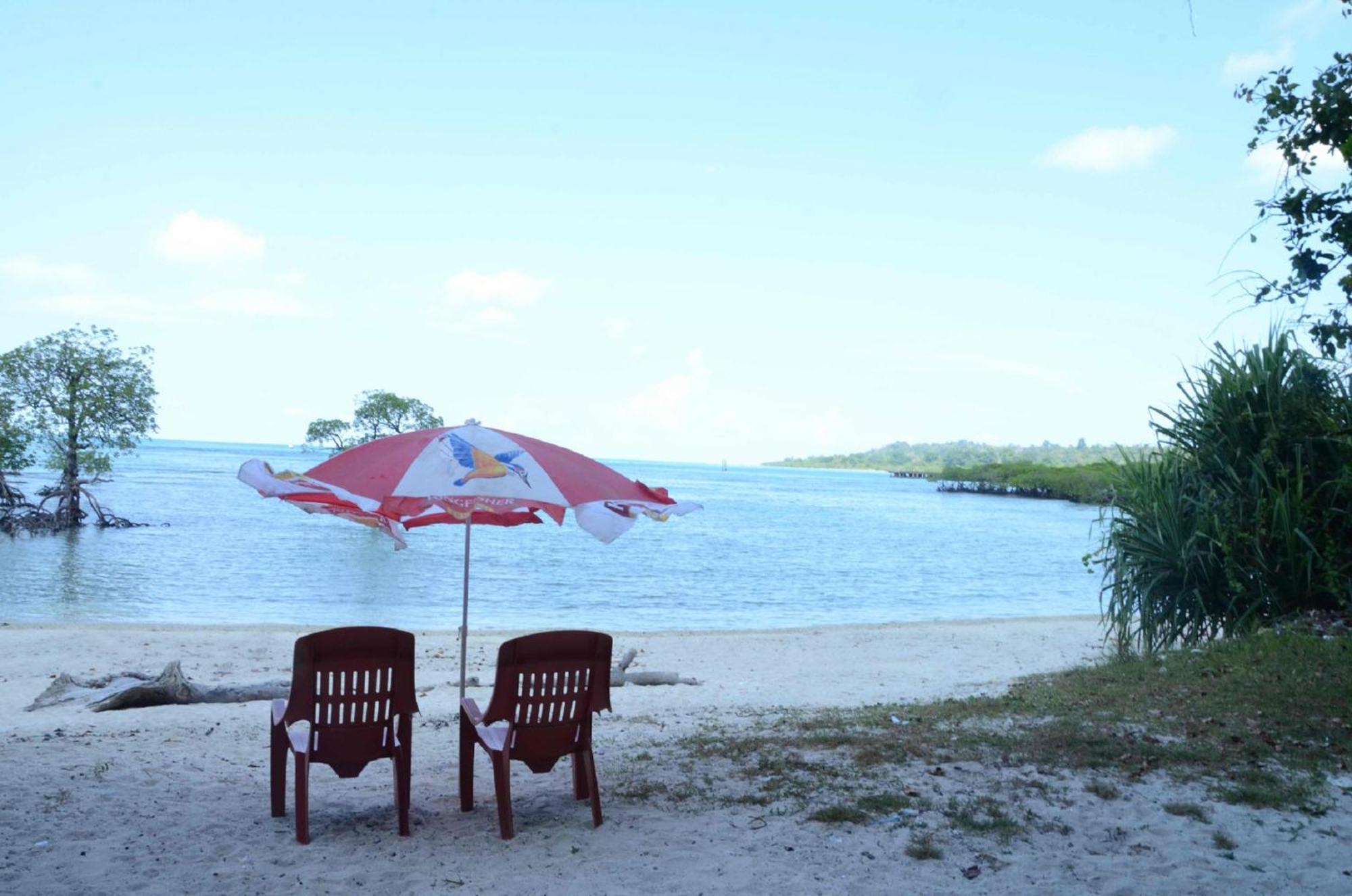 Coconhuts Beach Resort Lakshmanpur Екстер'єр фото